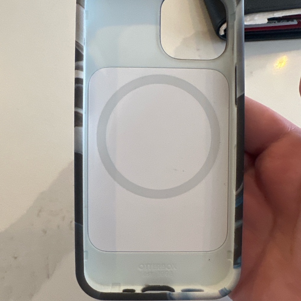 Apple Screen Protector with Installation Kit - Picture 8 of 16